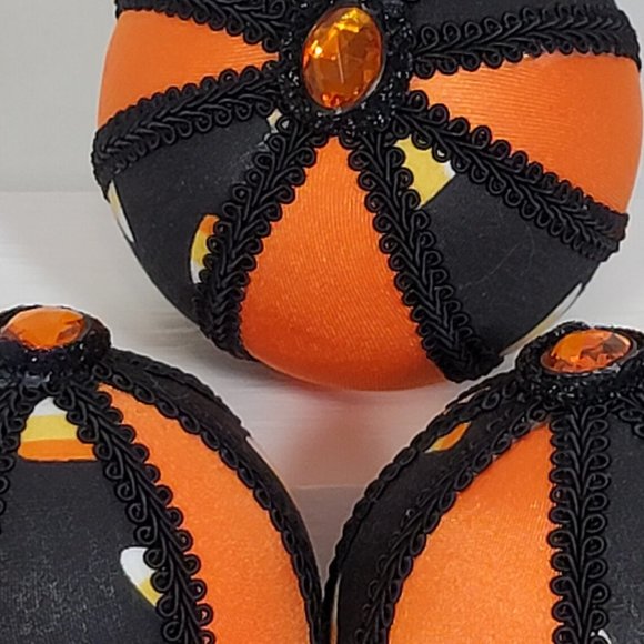 Decorative Halloween Candy Corn Fabric Ornament Balls,‎ Set of 3 Hand Crafted - Picture 7 of 9